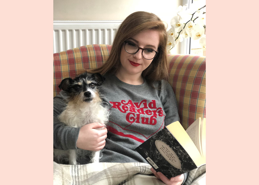 Lucy-the-reader-vlogger-blogger-author